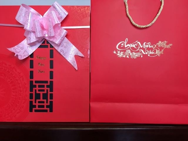 Nghệ Thuật Tạo Ra Túi Quà Tết - Chọn Lựa Hoàn Hảo Cho Ngày Xuân Nghệ Thuật Tạo Ra Túi Quà Tết - Chọn Lựa Hoàn Hảo Cho Ngày Xuân