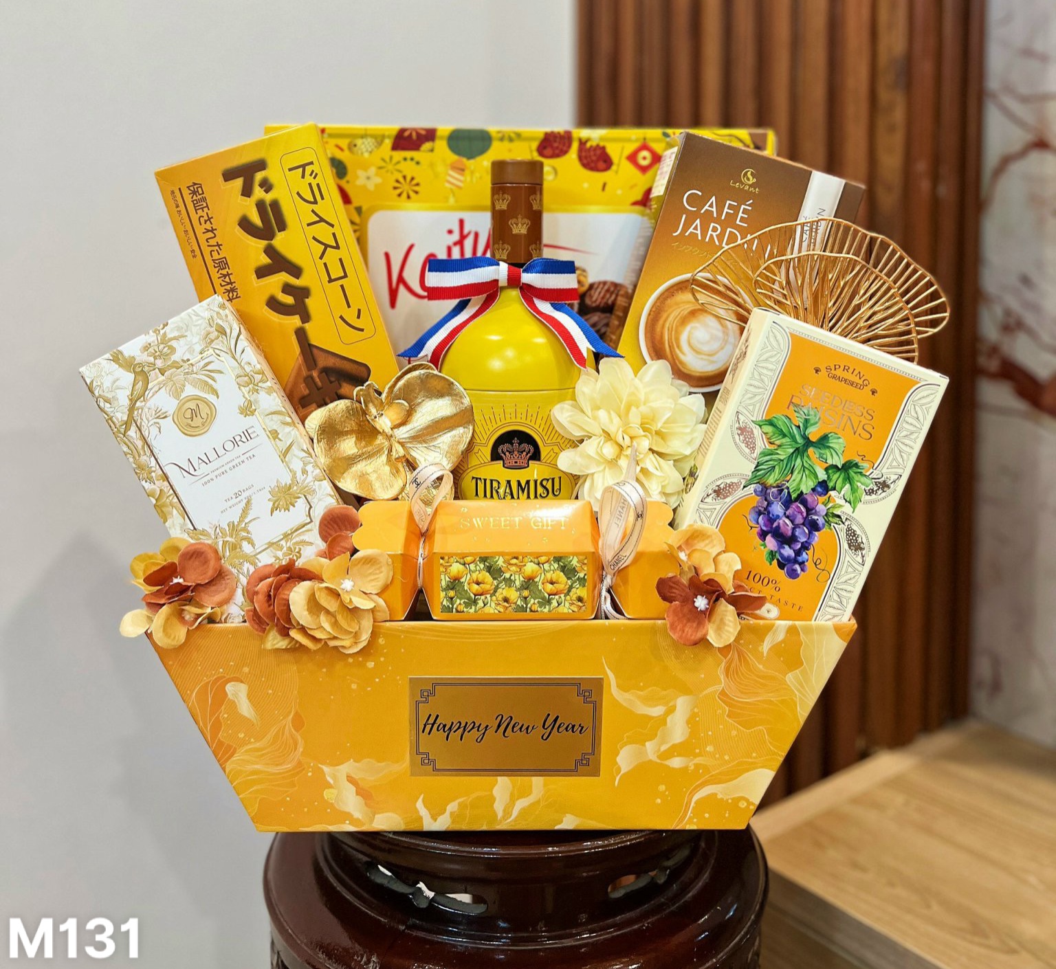 Tặng Quà Tết - Nghệ Thuật Giao Tiếp Qua Những Món Quà Ý Nghĩa