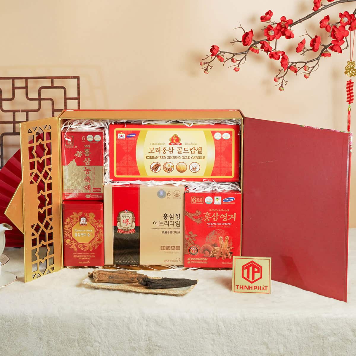 Tặng Quà Tết - Nghệ Thuật Giao Tiếp Qua Những Món Quà Ý Nghĩa